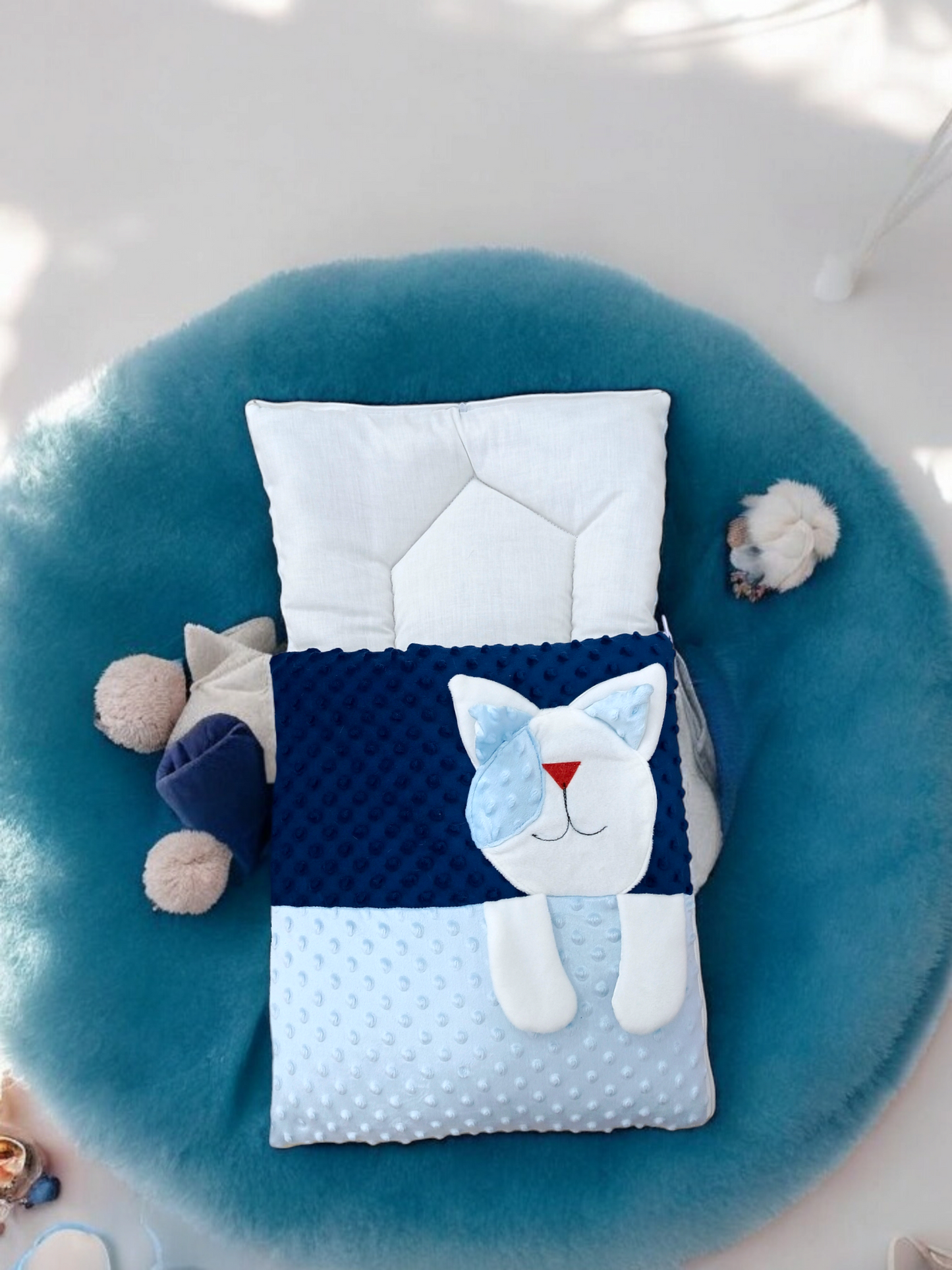 cat appliqué carry nest
