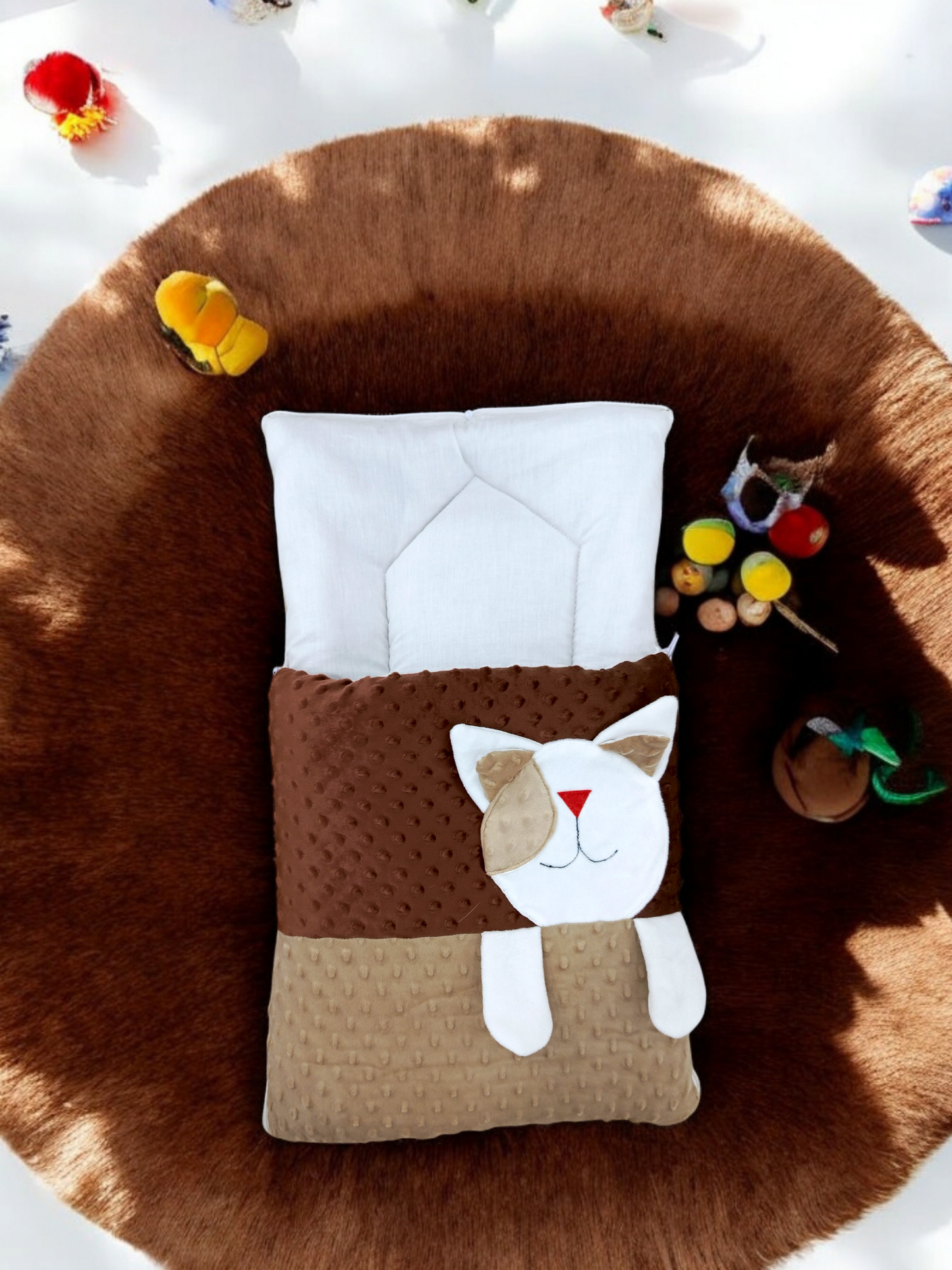 cat appliqué carry nest