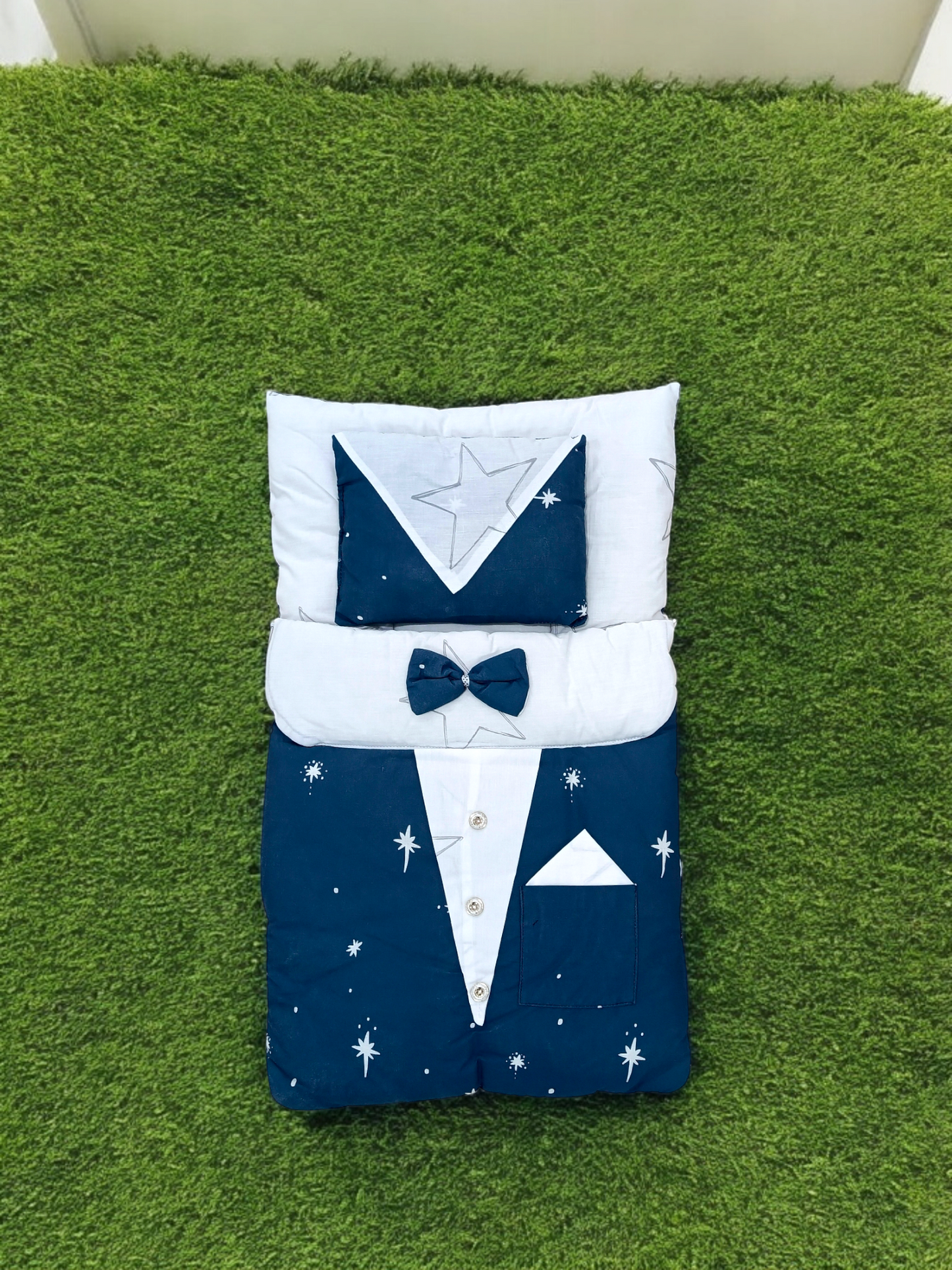 Tie Bow-Themed Baby Carry Nest