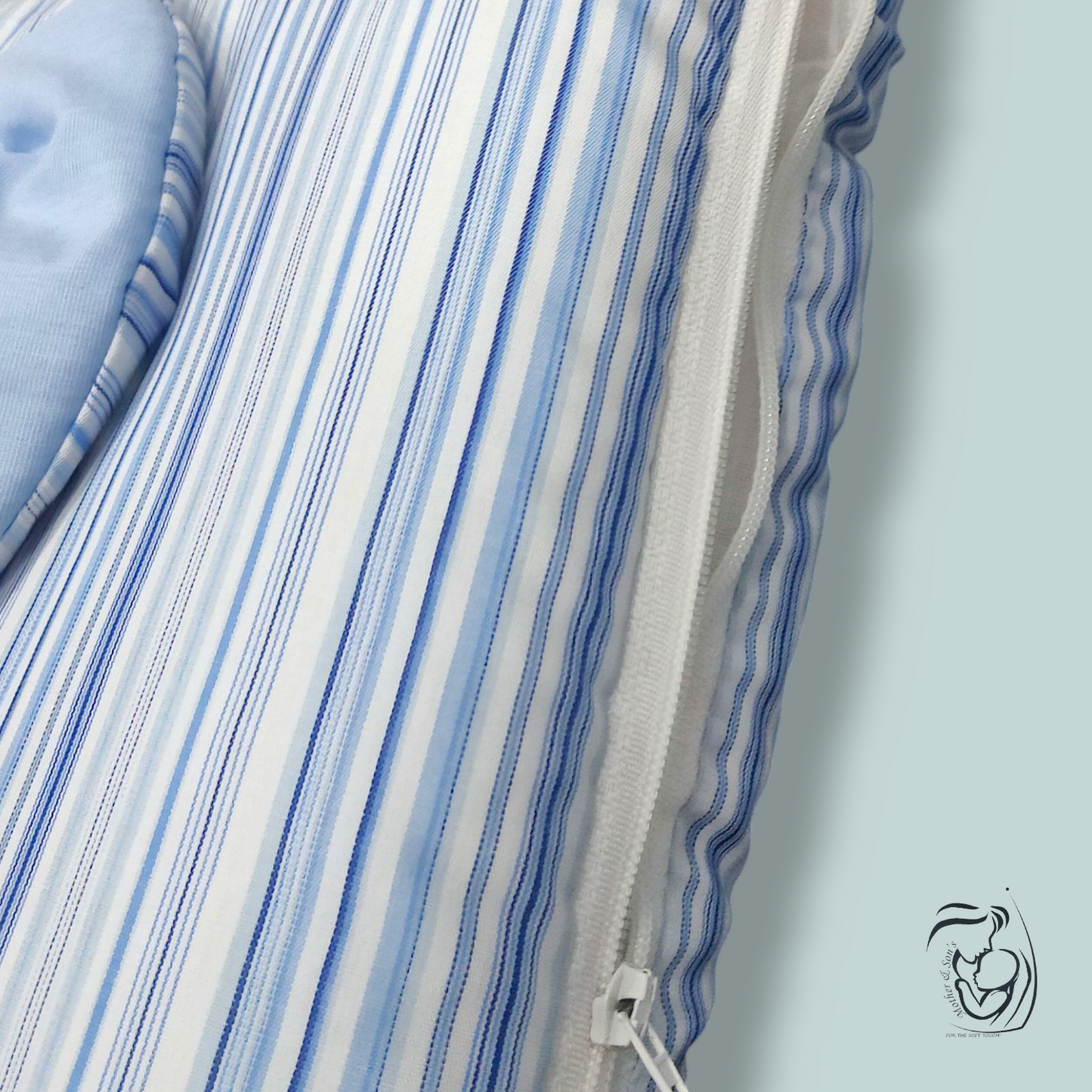 Bow-Themed Baby Carry Nest
