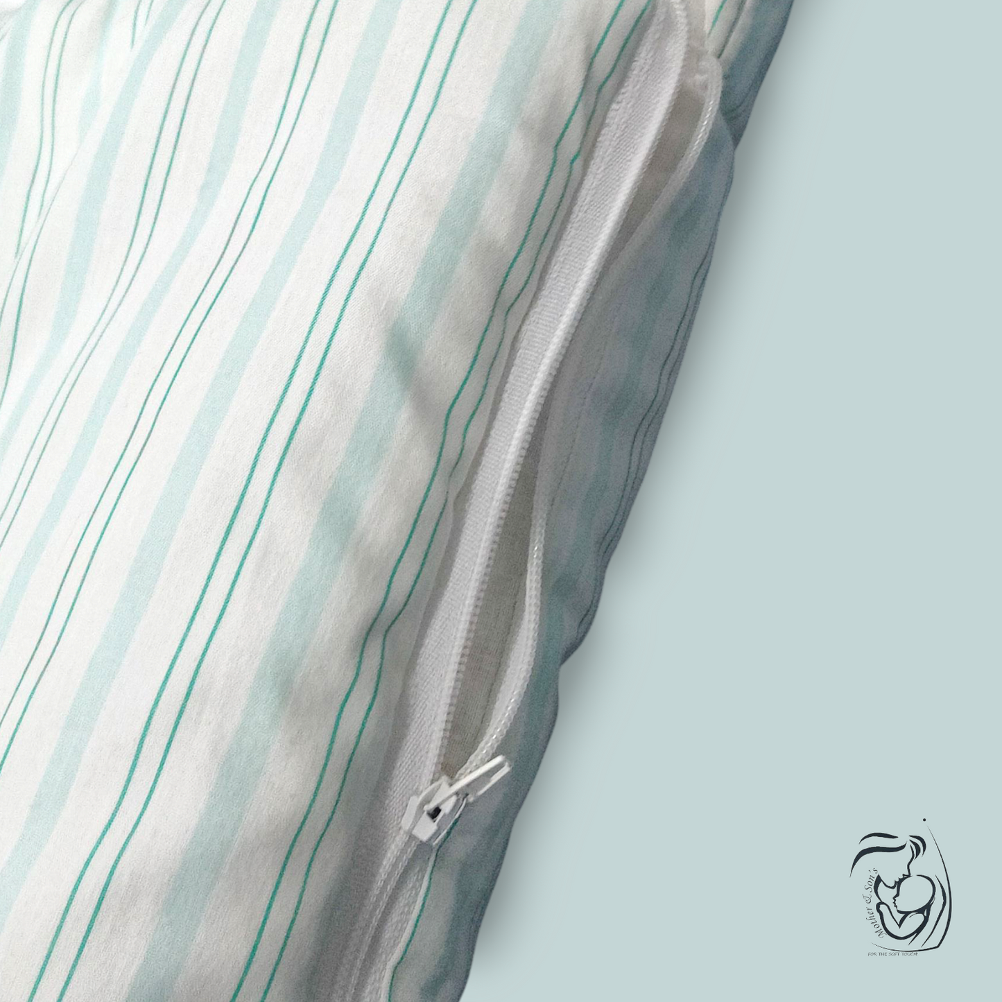 Bow-Themed Baby Carry Nest