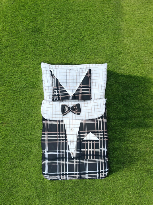 Tie Bow-Themed Baby Carry Nest